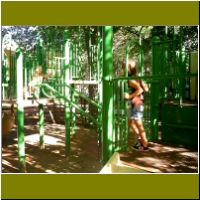 06_sedonacabin_josh_andi_play.jpg
