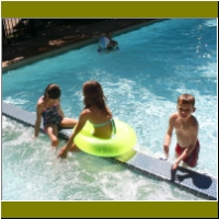 19_sedonacabin_pool_kids.jpg
