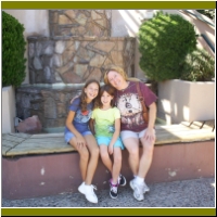 35_sedonacabin_girls_pose.jpg